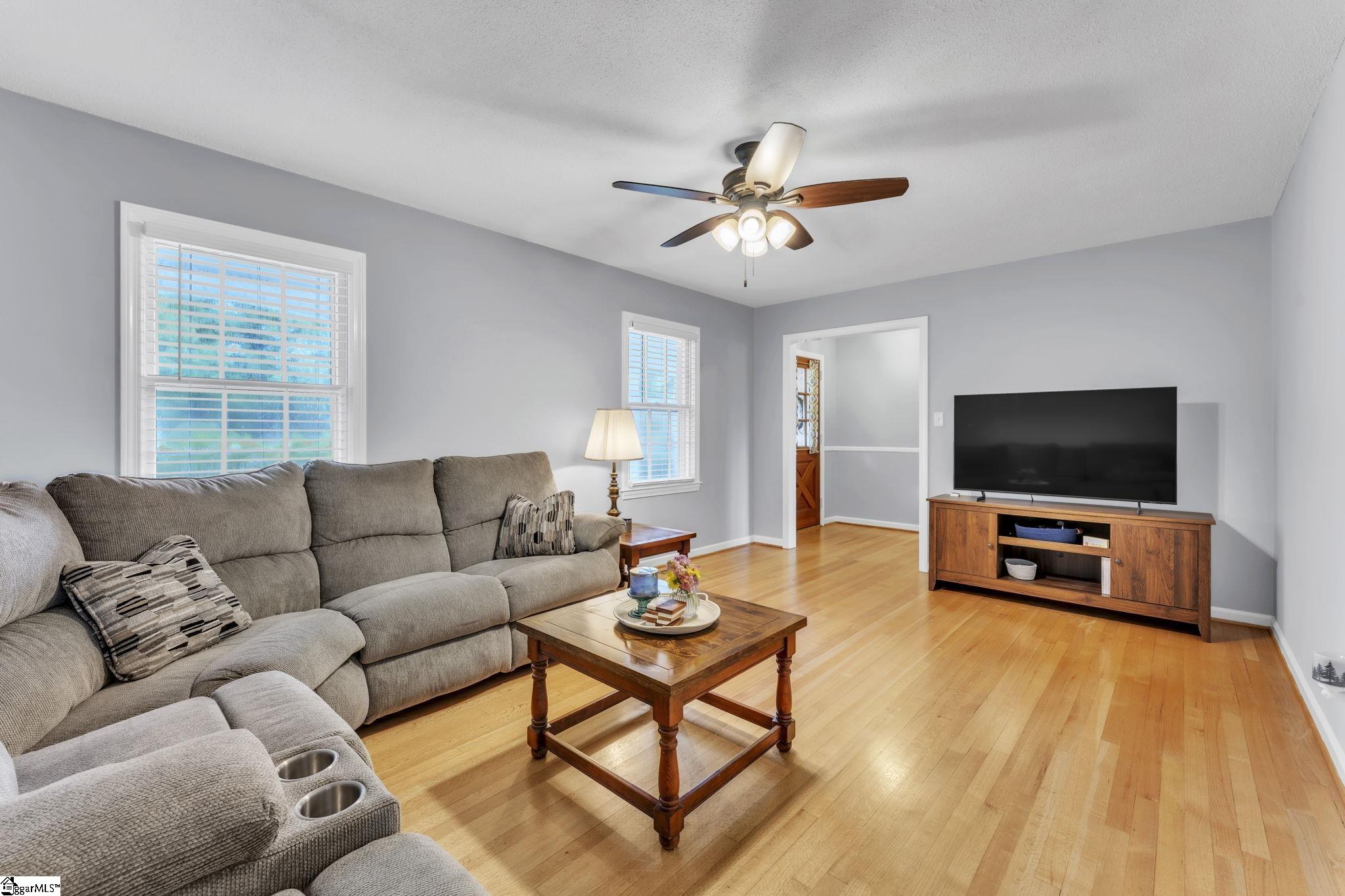 112 Lark Lane Anderson, SC 29625 - Photo 3 of 34