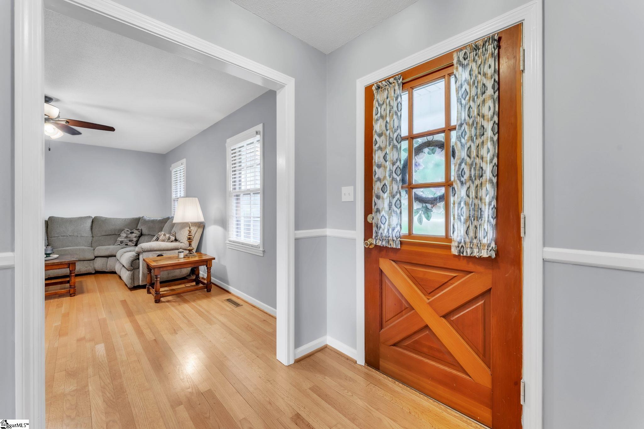 112 Lark Lane Anderson, SC 29625 - Photo 8 of 34