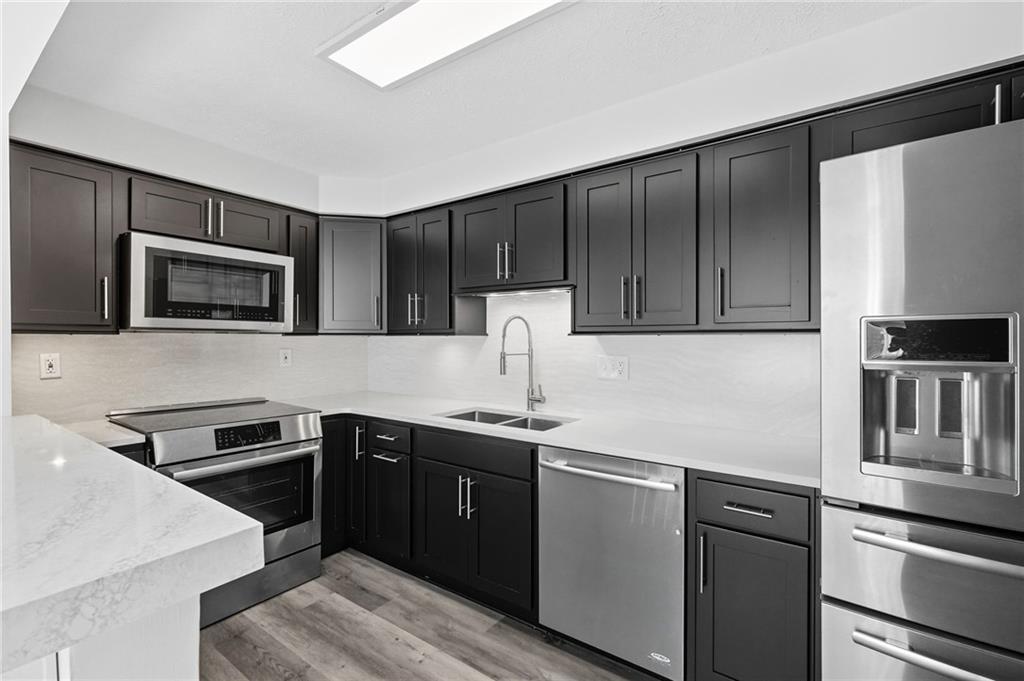 2160 Greentree Road, Unit 510W Pittsburgh, PA 15220 - Photo 7 of 25 Gallery Image 7