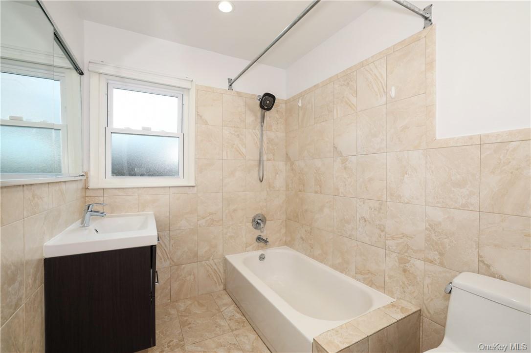 65 Lincoln Road Scarsdale, NY 10583 - Photo 13 of 29 Hall bathroom