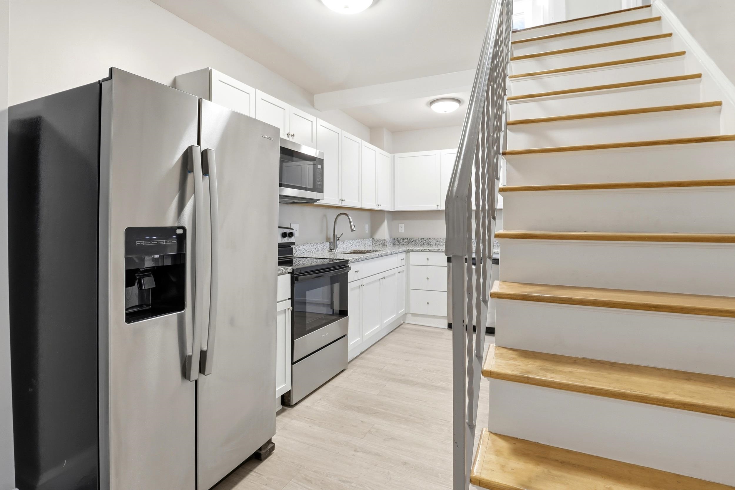 117 Webster Street Manchester, NH 03104 - Photo 5 of 33