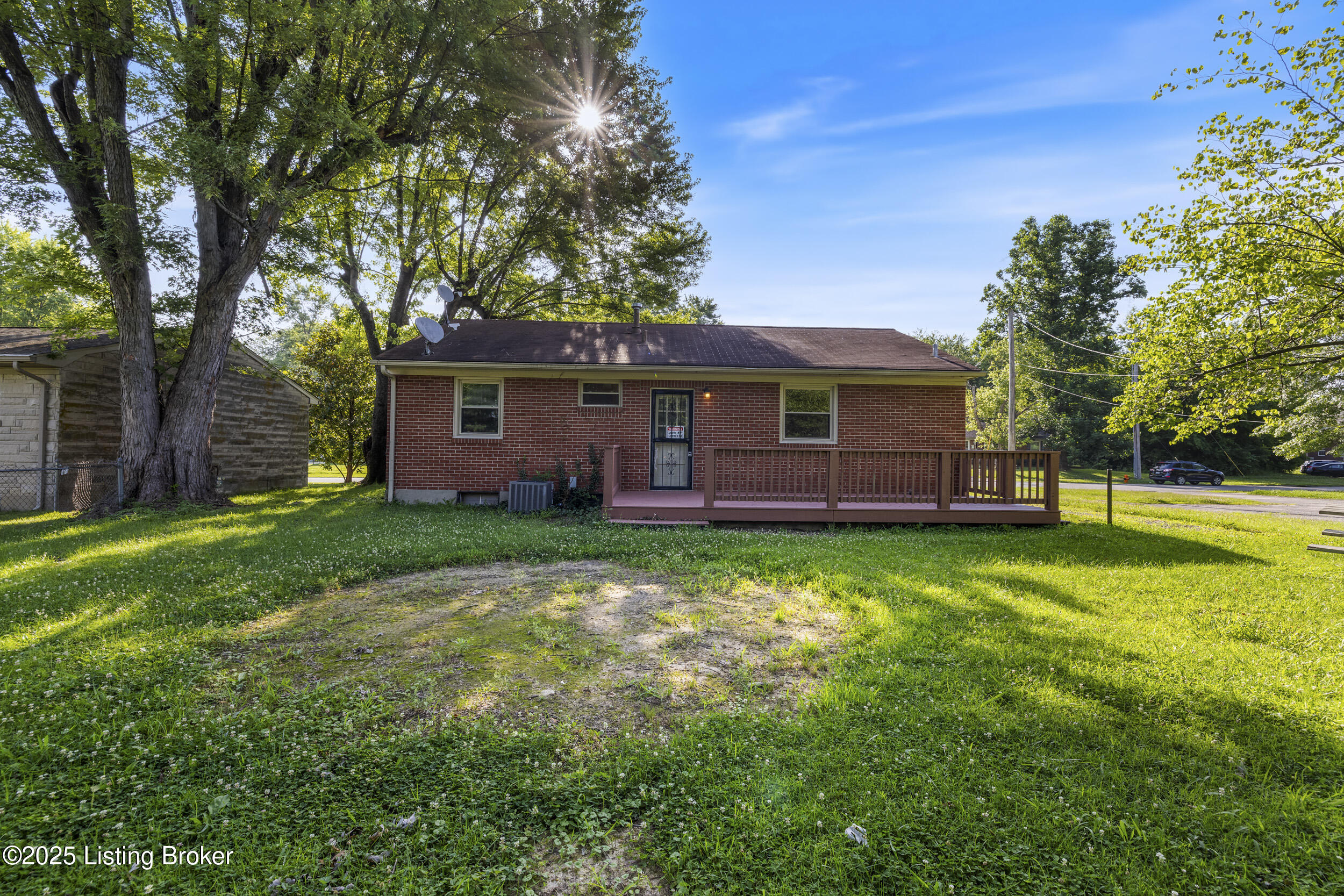 8816 Moody Road Louisville, KY 40219 - Photo 11 of 36 3U8A3518