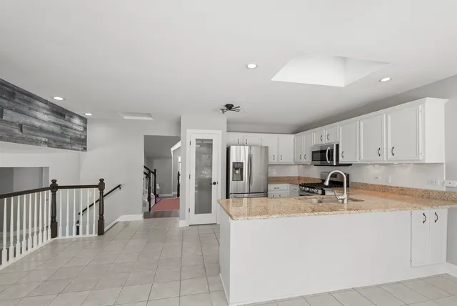 $4,000 | 790 Eastwind Drive, New Lenox, IL 60451