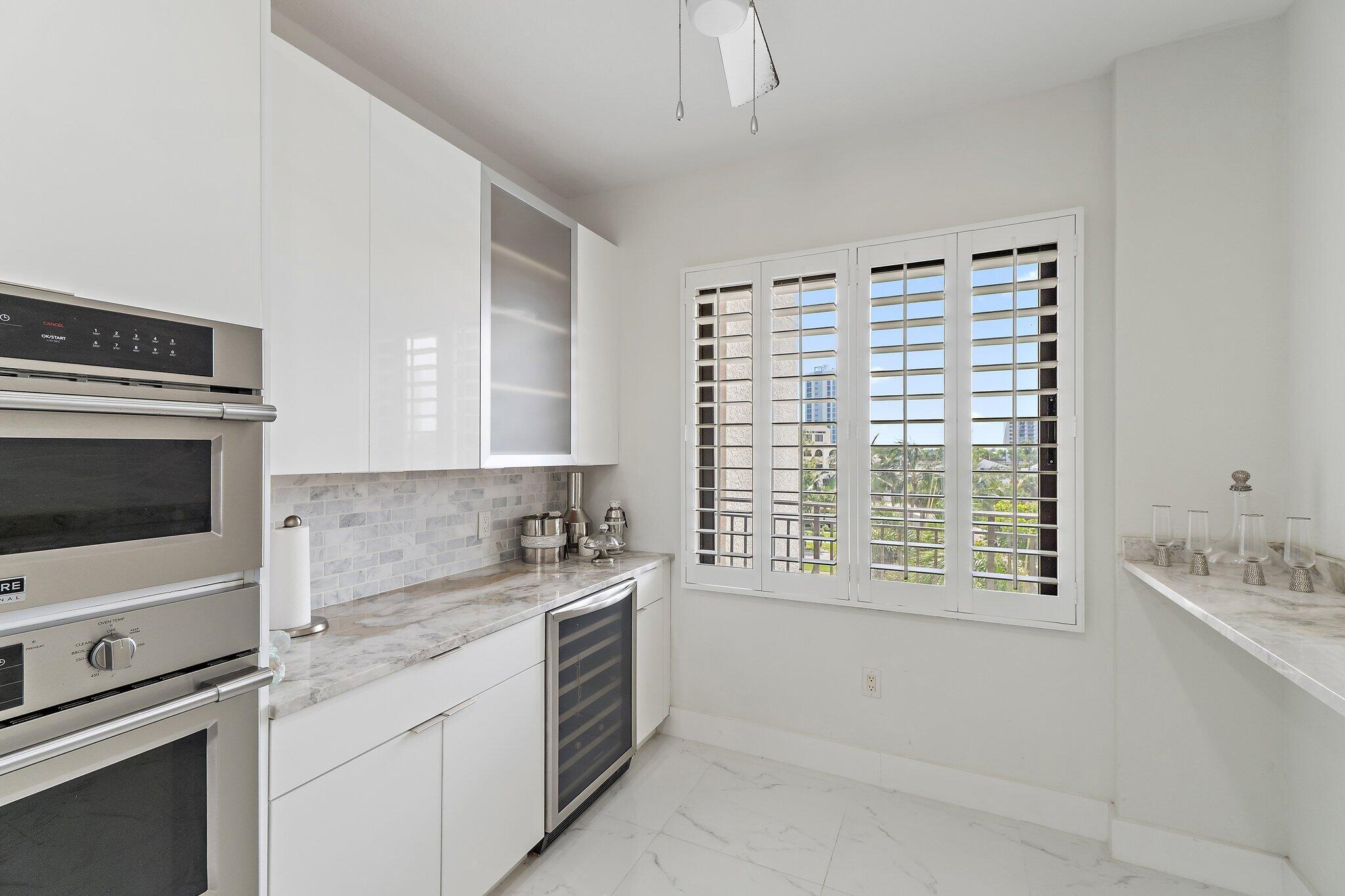 370 Golfview Road, Unit 403 North Palm Beach, FL 33408 - Photo 9 of 31 027-370GolfviewRd-NorthPalmBeach-SMALL