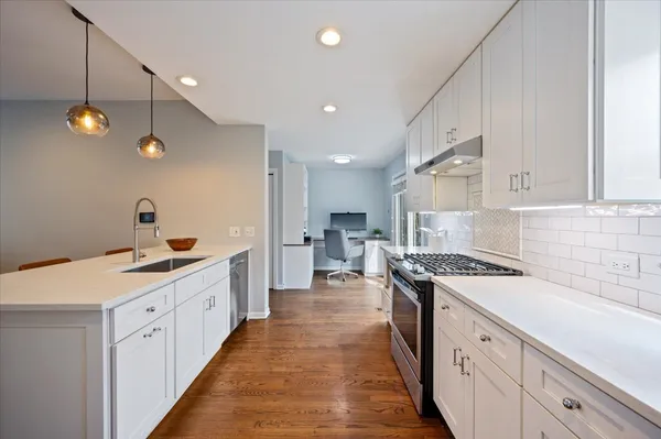 $599,000 | 1802 West Diversey Parkway, Unit I, Chicago, IL 60614