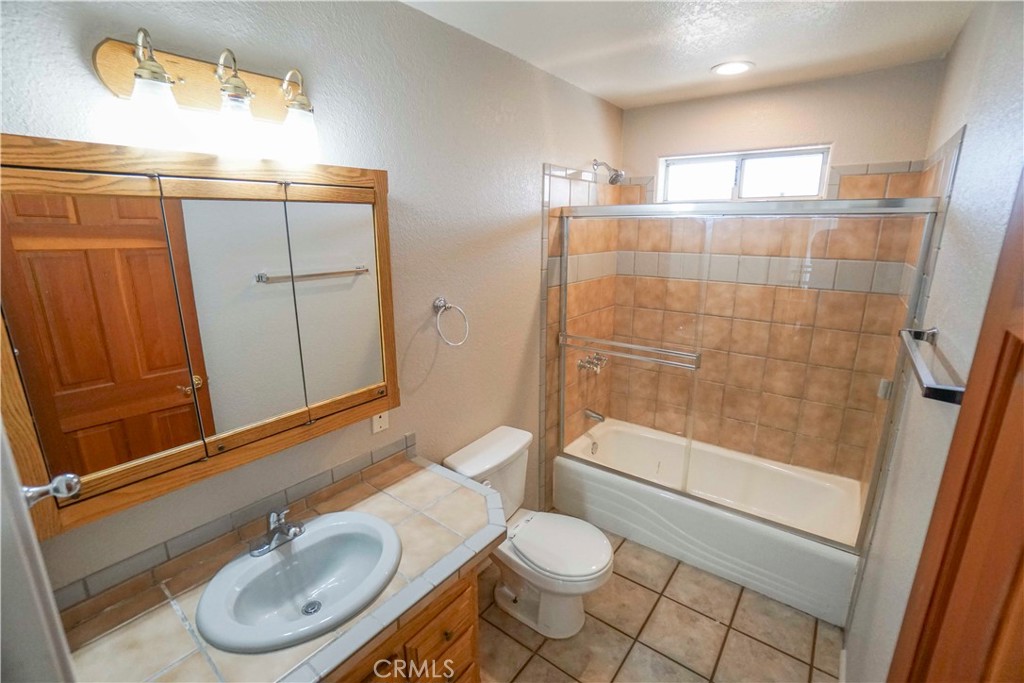 18633 Kamana Road Apple Valley, CA 92307 - Photo 37 of 50