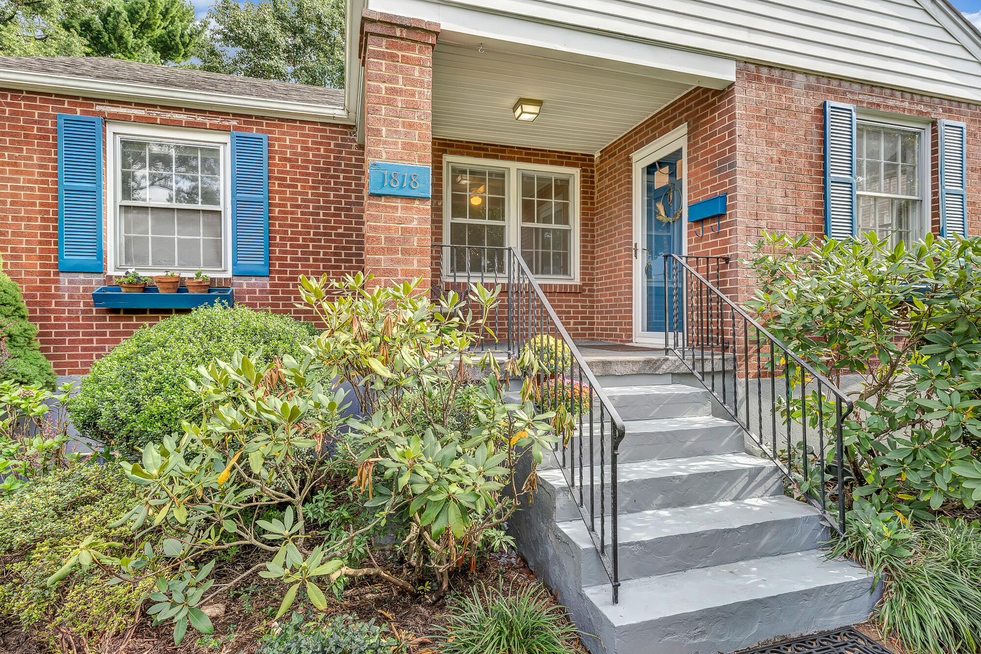 1818 Arden Road Southwest Roanoke, VA 24015 - Photo 6 of 39 03-D R E A M-5888