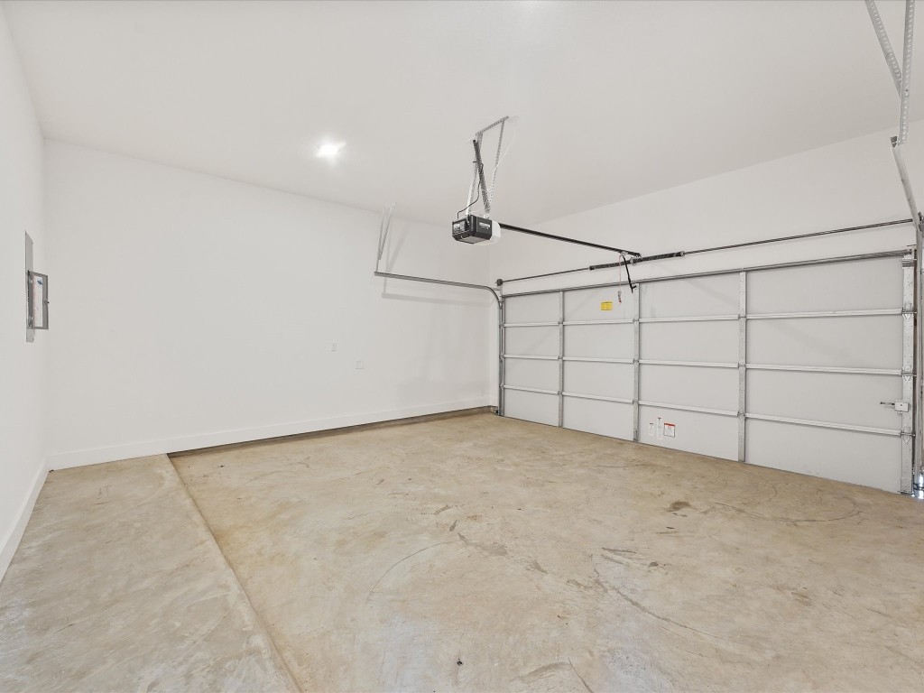 243 Rebecca Street, Unit F Houston, TX 77022 - Photo 24 of 26 a view of a garage