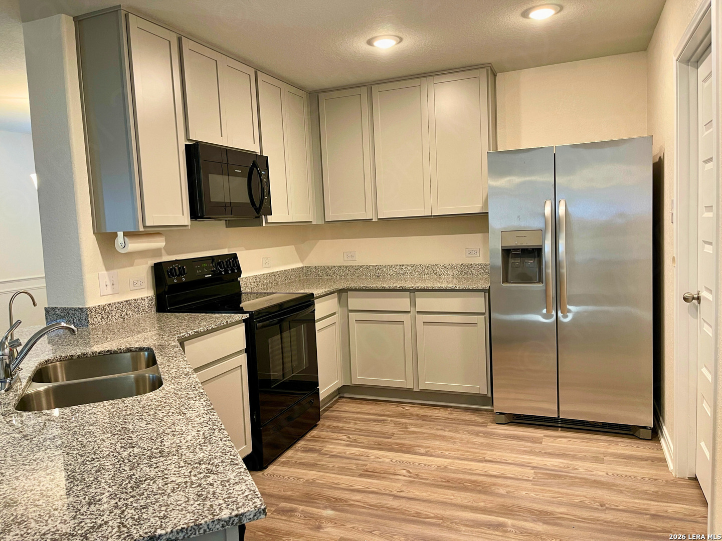 8563 Redhawk Loop San Antonio, TX 78222 - Photo 7 of 16