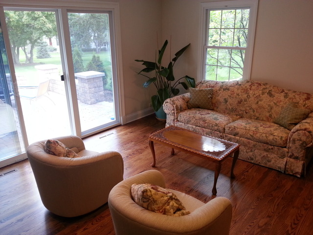 1718 Appleby Road Inverness, IL 60067 - Photo 5 of 24 a living room with furniture and a window