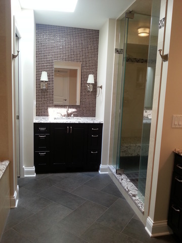 1718 Appleby Road Inverness, IL 60067 - Photo 6 of 24 a bathroom with a sink and a mirror