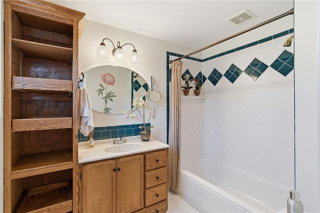 409 South Madison Street Spring Hill, KS 66083 - Photo 17 of 34