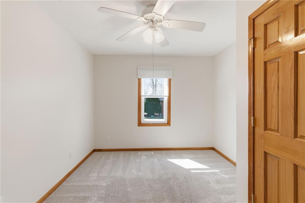 409 South Madison Street Spring Hill, KS 66083 - Photo 20 of 34