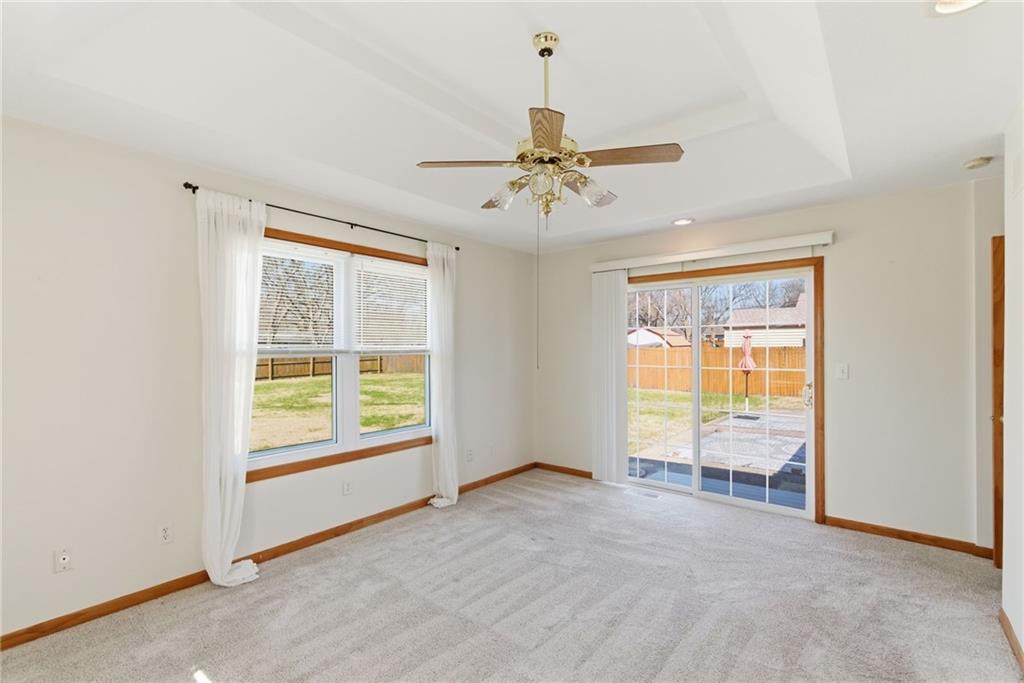 409 South Madison Street Spring Hill, KS 66083 - Photo 24 of 34