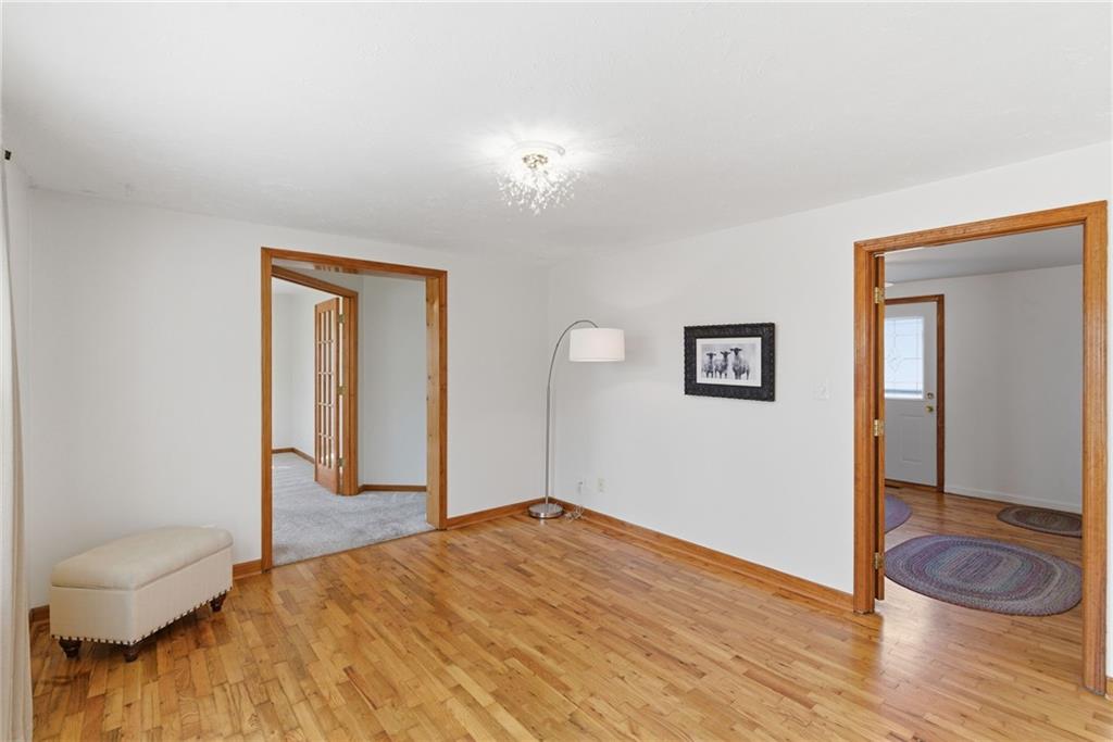 409 South Madison Street Spring Hill, KS 66083 - Photo 7 of 34