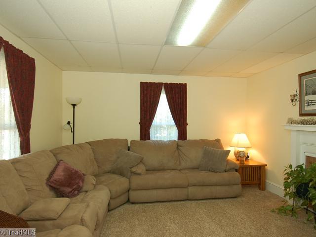 214 Welcome-Arcadia Road Lexington, NC 27295 - Photo 6 of 16 Living Room.