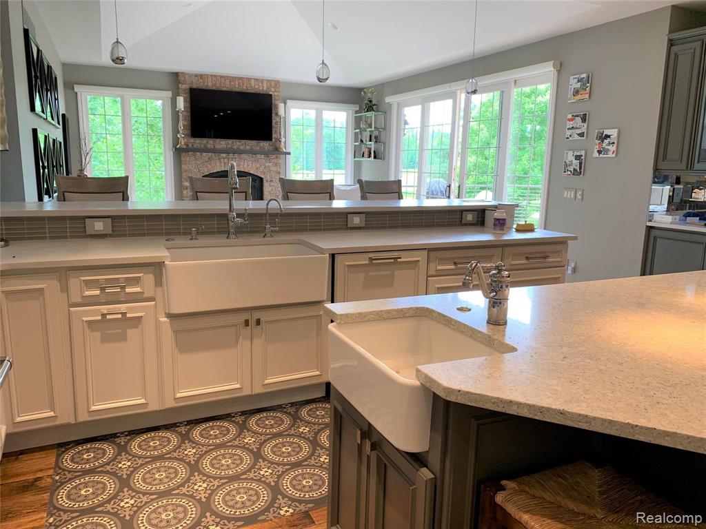 4588 Oakhurst Ridge Road Clarkston, MI 48348 - Photo 12 of 76