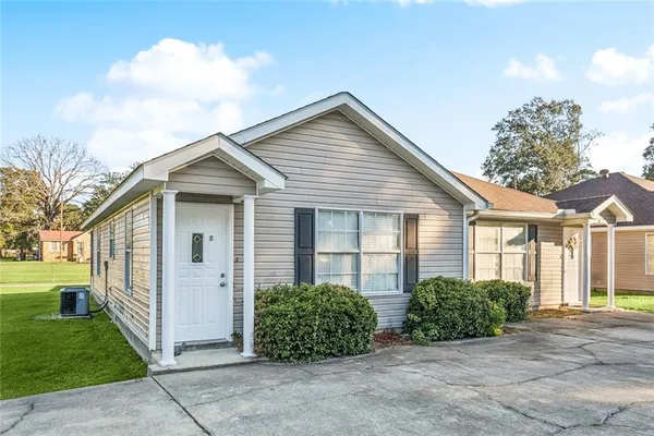 $800,000 | 11581 Ami Lane, Hammond, LA 70401