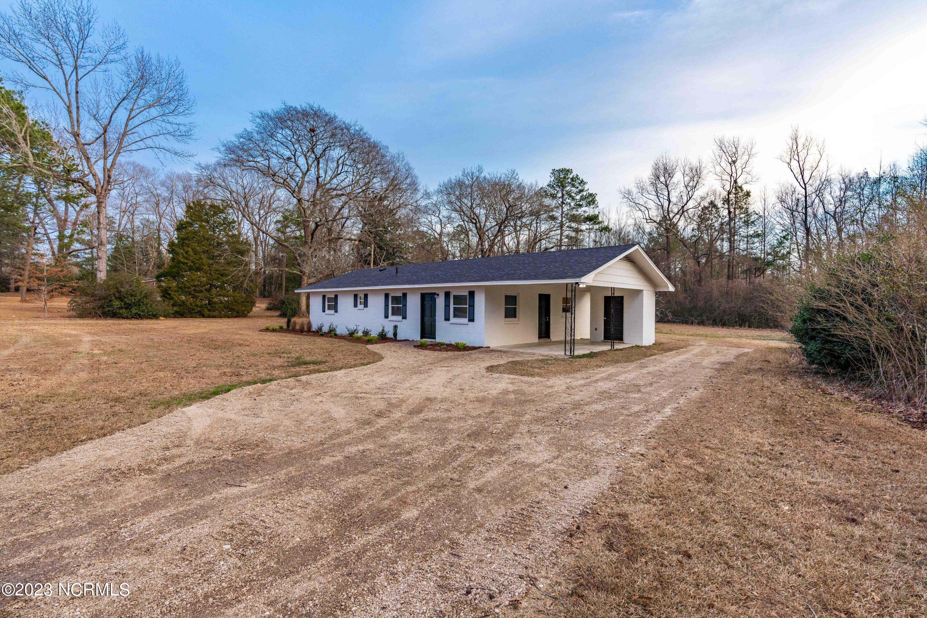 533 Butler Island Road Roseboro, NC 28382 - Photo 3 of 14 DSC03153