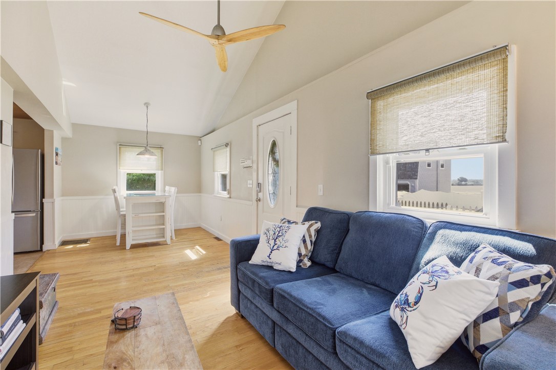 272 Riverside Street Portsmouth, RI 02871 - Photo 12 of 44
