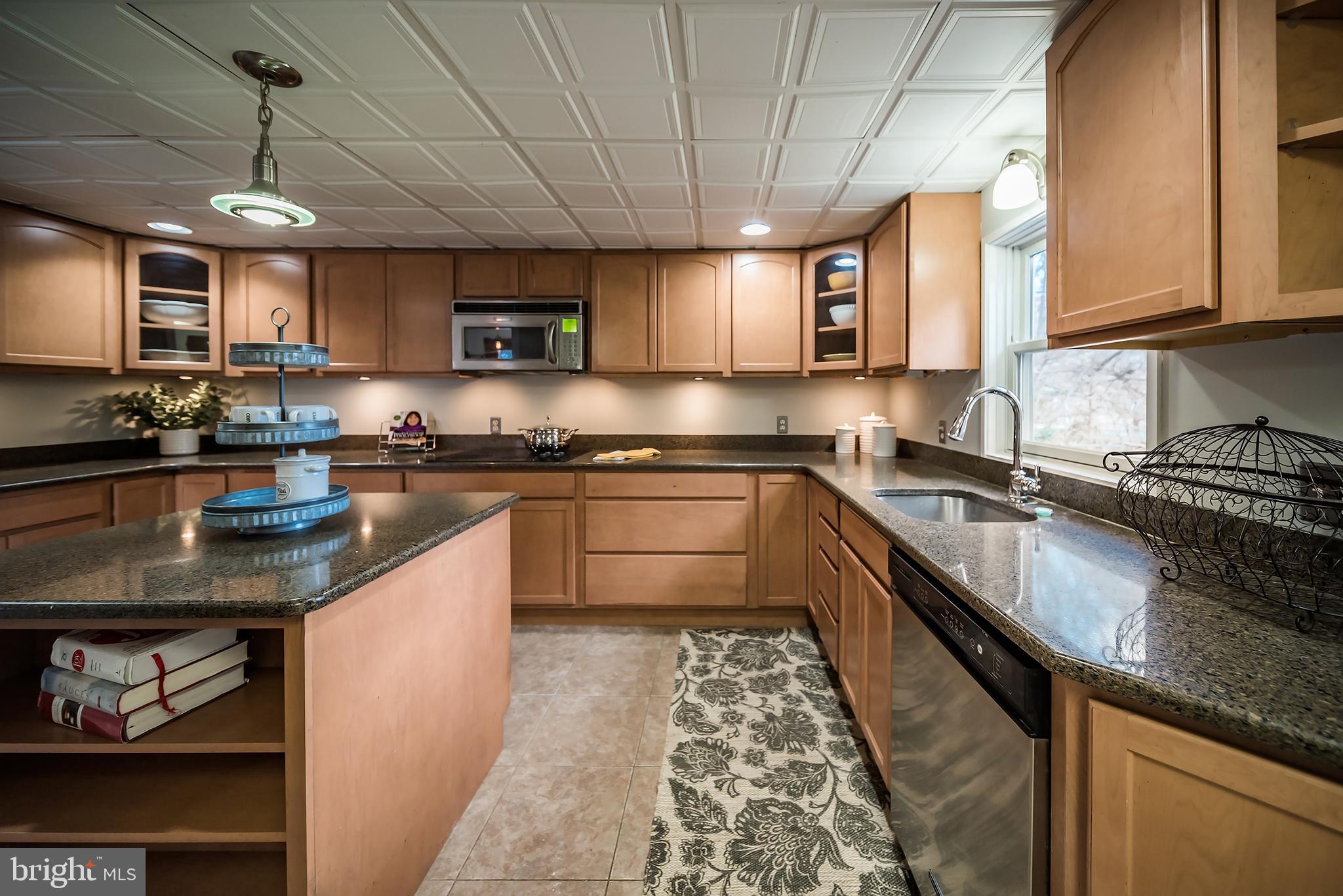 6801 Old Solomons Island Road Friendship, MD 20758 - Photo 38 of 74 Center Island