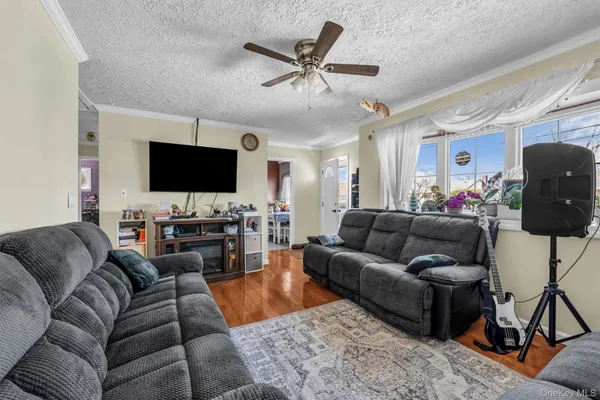 $625,000 | 147 Front Avenue, Brentwood, NY 11717