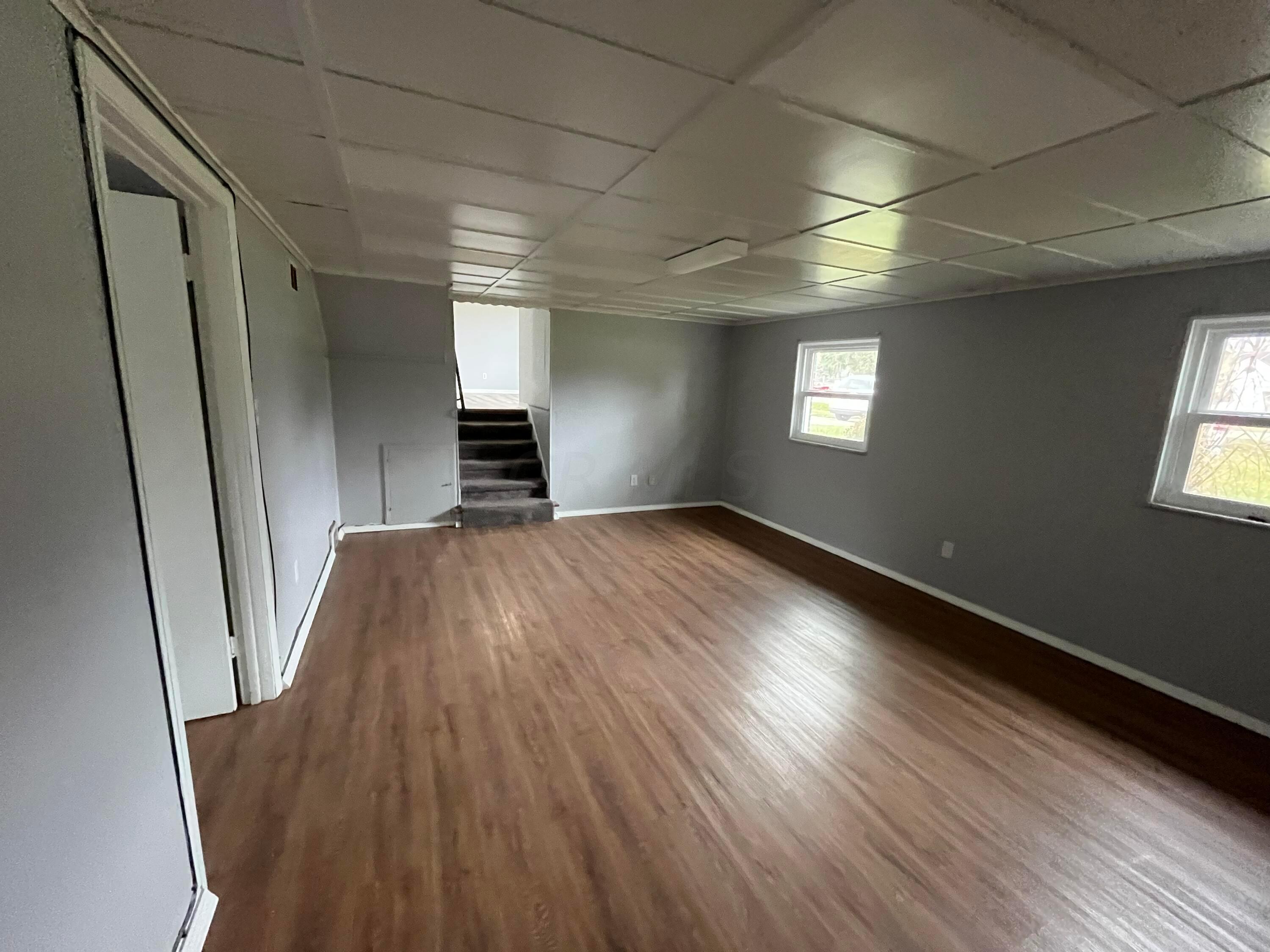 3810 Noe Bixby Road Columbus, OH 43232 - Photo 8 of 13 8F280222-CD59-4841-9912-76BC5BCDAF46