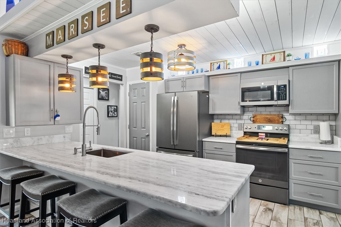 127 Citrus Road Northeast Lake Placid, FL 33852 - Photo 7 of 33 Gallery Image 7