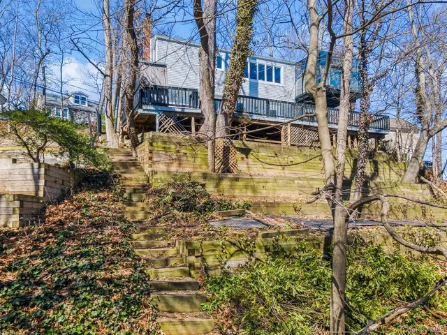 $999,000 | 315 Mc Kinley Terrace, Centerport, NY 11721