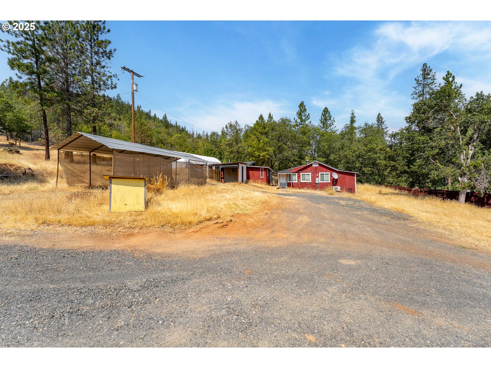 3461 West Evans Creek Road Rogue River, OR 97537 - Photo 23 of 40 a view of a outdoor space