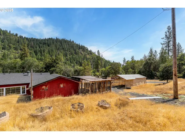 $495,000 | 3461 West Evans Creek Road, Rogue River, OR 97537
