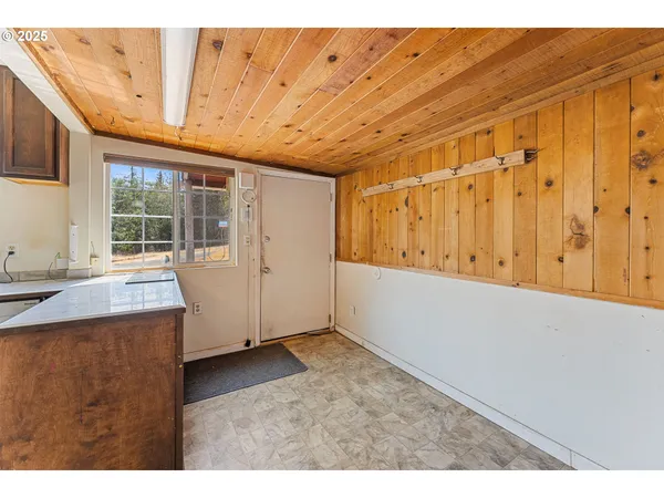 $495,000 | 3461 West Evans Creek Road, Rogue River, OR 97537