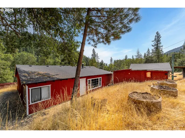 a view of a house with swimming pool