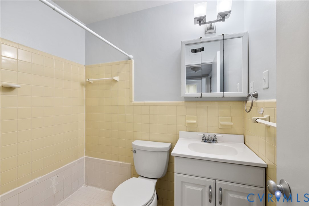 9105 Derbyshire Road, Unit B Henrico, VA 23229 - Photo 12 of 17