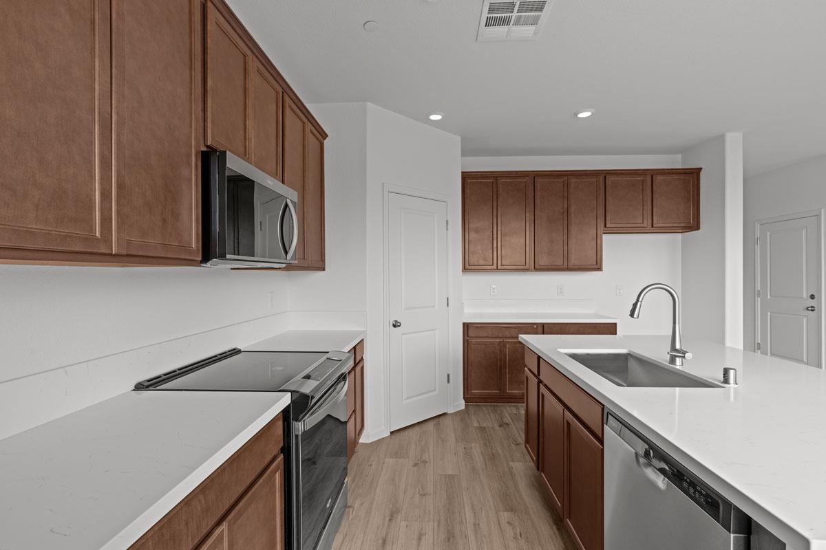 2348 East Loomis Road Stockton, CA 95205 - Photo 3 of 21