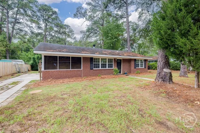 $1,950 | 17 Summit Drive, Savannah, GA 31406