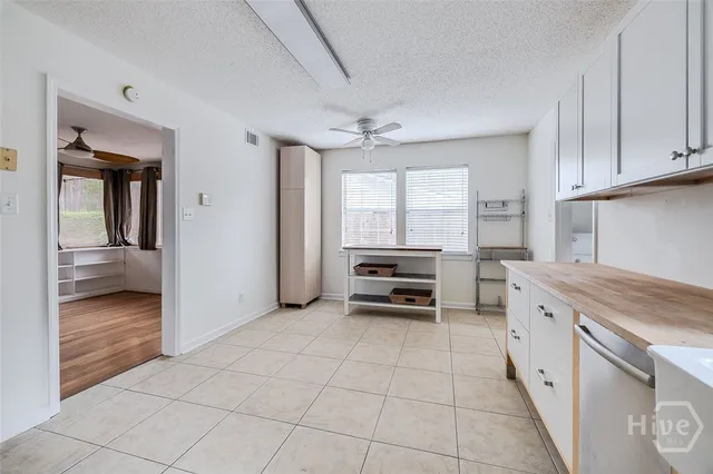 $1,950 | 17 Summit Drive, Savannah, GA 31406