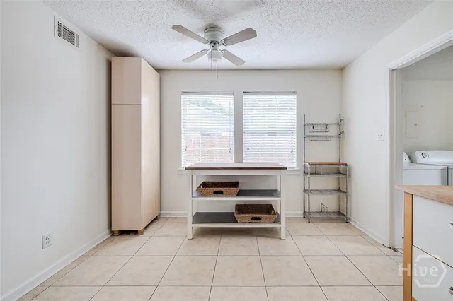 $1,950 | 17 Summit Drive, Savannah, GA 31406