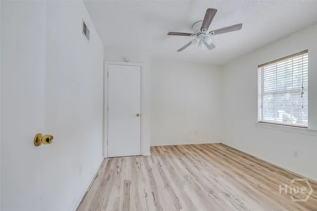 $1,950 | 17 Summit Drive, Savannah, GA 31406