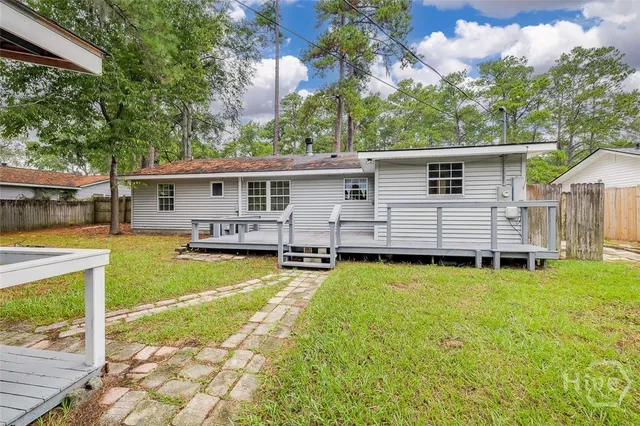 $1,950 | 17 Summit Drive, Savannah, GA 31406