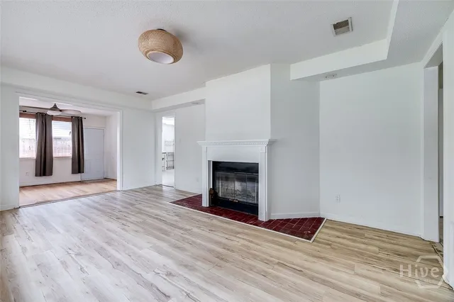 $1,950 | 17 Summit Drive, Savannah, GA 31406