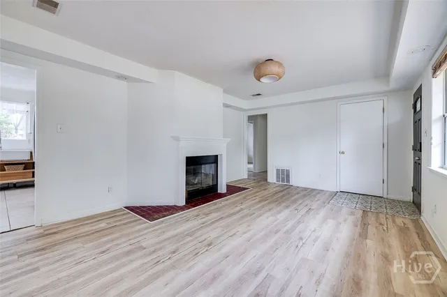 $1,950 | 17 Summit Drive, Savannah, GA 31406