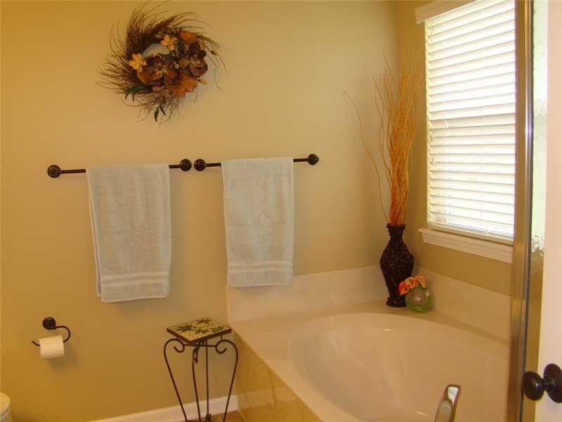 5668 Yorktown Road Plainfield, IN 46168 - Photo 13 of 21 Gallery Image 13