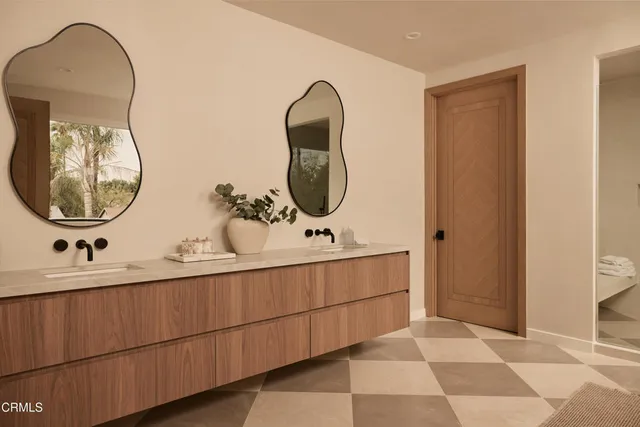 $18,995 | 11638 Kling Street, Los Angeles, CA 91602