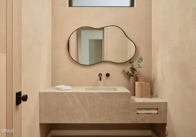 $18,995 | 11638 Kling Street, Los Angeles, CA 91602