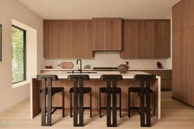 $18,995 | 11638 Kling Street, Los Angeles, CA 91602