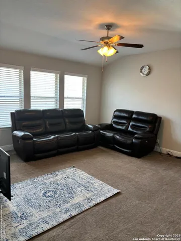 $2,600 | 21943 Akin Bayou, San Antonio, TX 78261