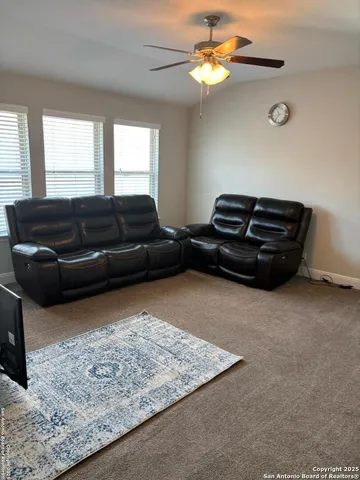 $2,600 | 21943 Akin Bayou, San Antonio, TX 78261