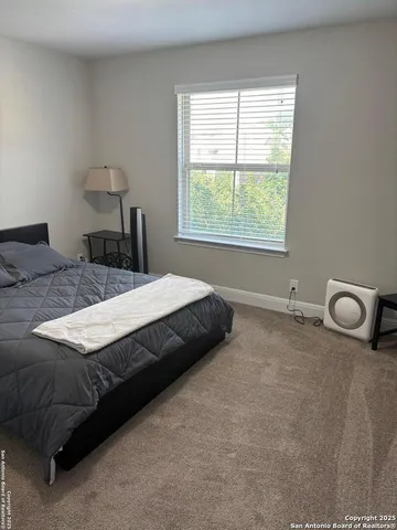 $2,600 | 21943 Akin Bayou, San Antonio, TX 78261