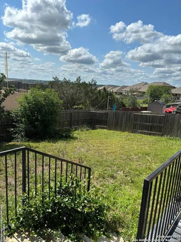 $2,600 | 21943 Akin Bayou, San Antonio, TX 78261